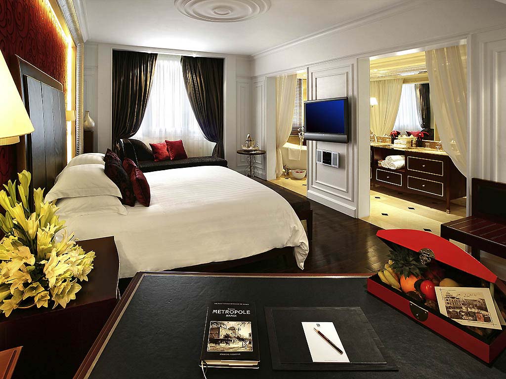 Opera Wing Grand Premium Room with Club Metropole benefits and king-size bed