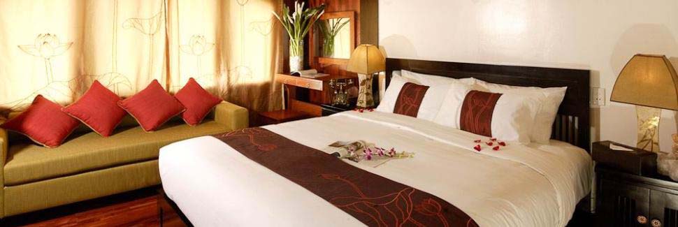 Valentine luxury cruise ship in Halong Bay